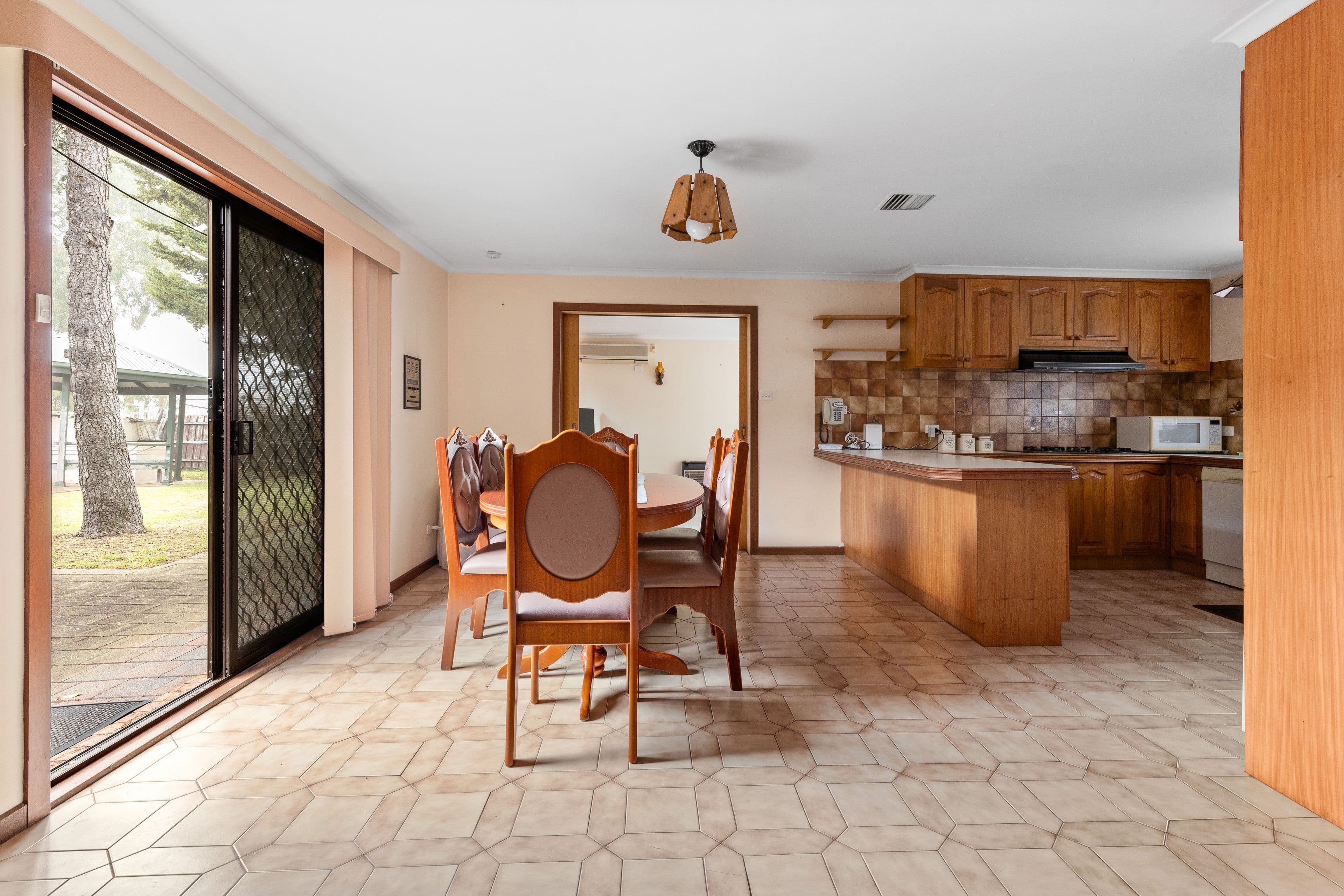 7 Hoddle Way, Altona Meadows VIC 3028, Altona Meadows - Thumbnail 4
