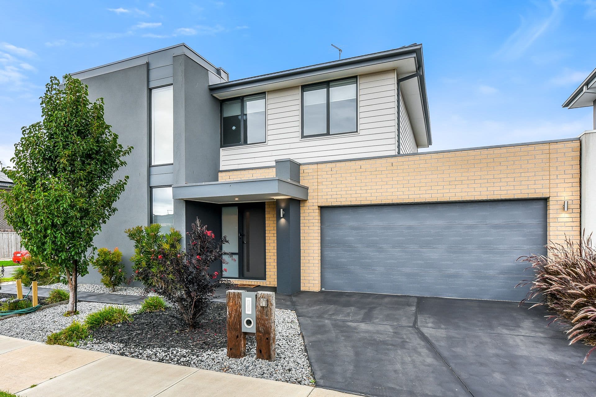 11 Stonemason Road, Clyde North VIC 3978, Clyde North - Thumbnail 2