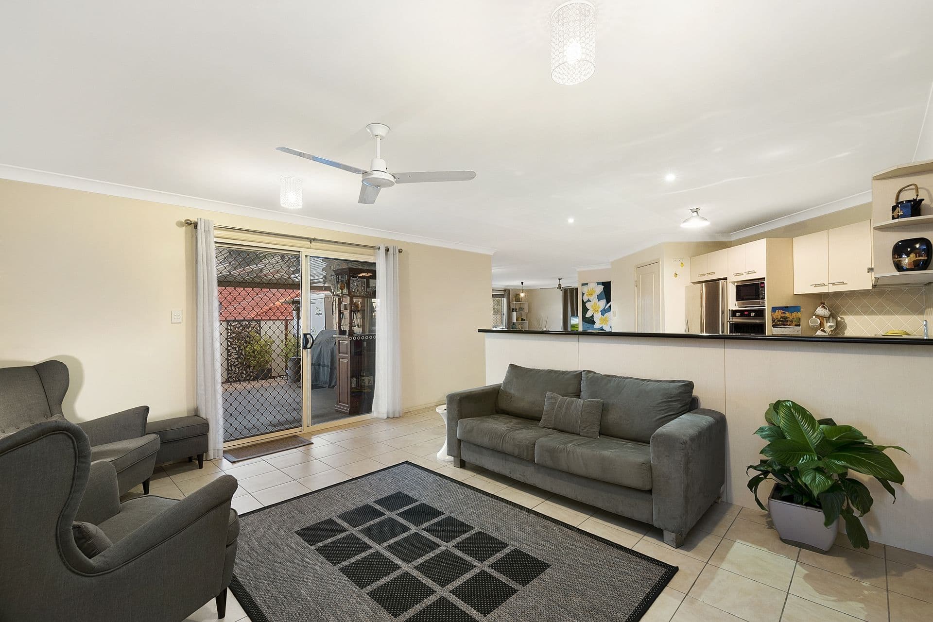 25 Barculdie Crescent, Deception Bay QLD 4508, Deception Bay - Thumbnail 4