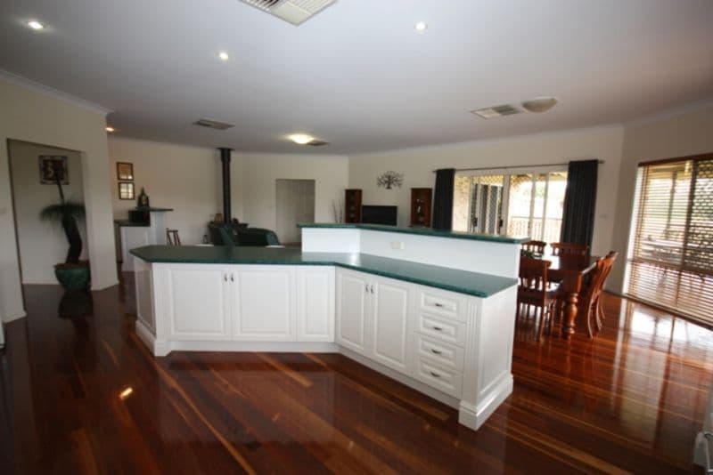 18 Alexandra Avenue, BILOELA QLD 4715, Biloela - Thumbnail 8