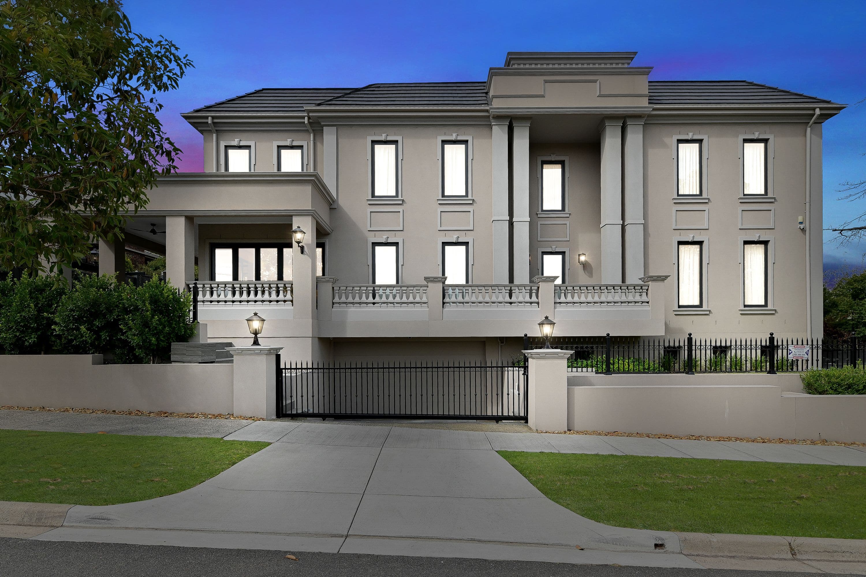 2 Farquharson Street, Mount Waverley VIC 3149, Mount Waverley - Thumbnail 2