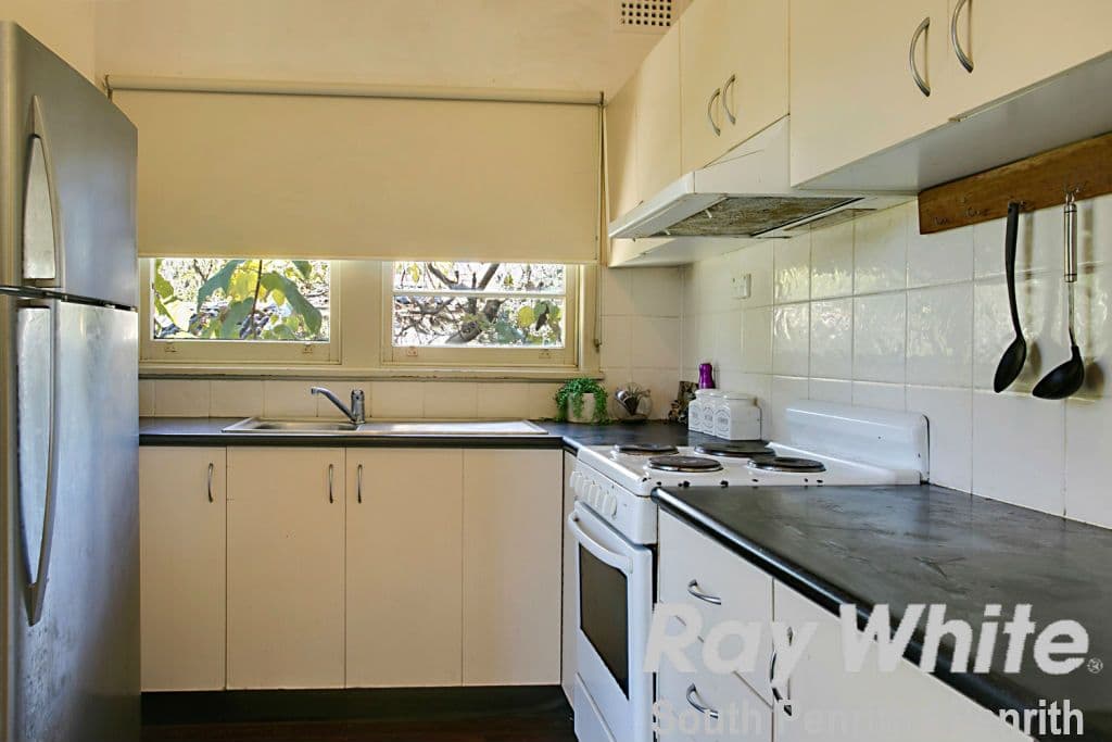 2 Heath Street, Kingswood - Thumbnail 2