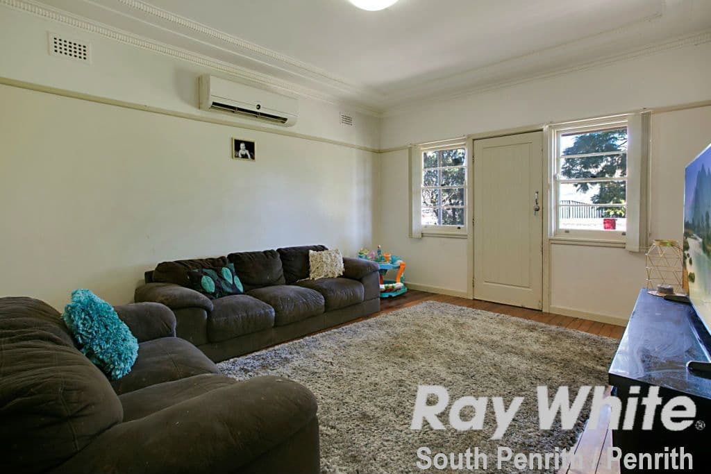 2 Heath Street, Kingswood - Thumbnail 3
