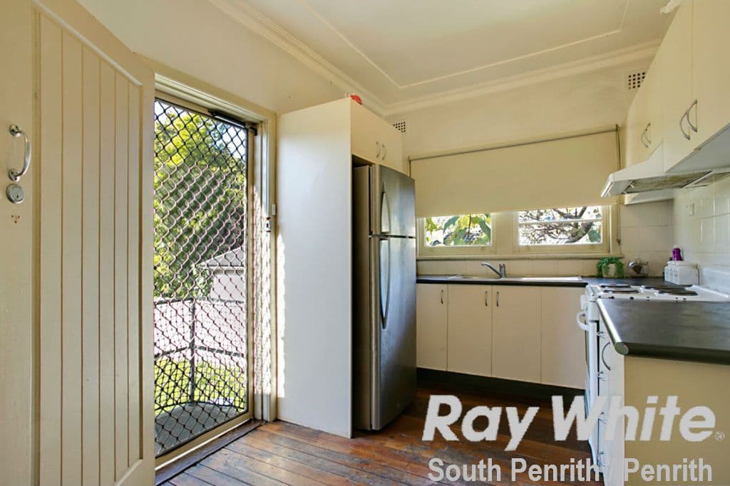 2 Heath Street, Kingswood - Thumbnail 4