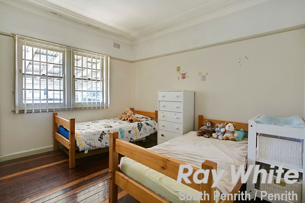 2 Heath Street, Kingswood - Thumbnail 6