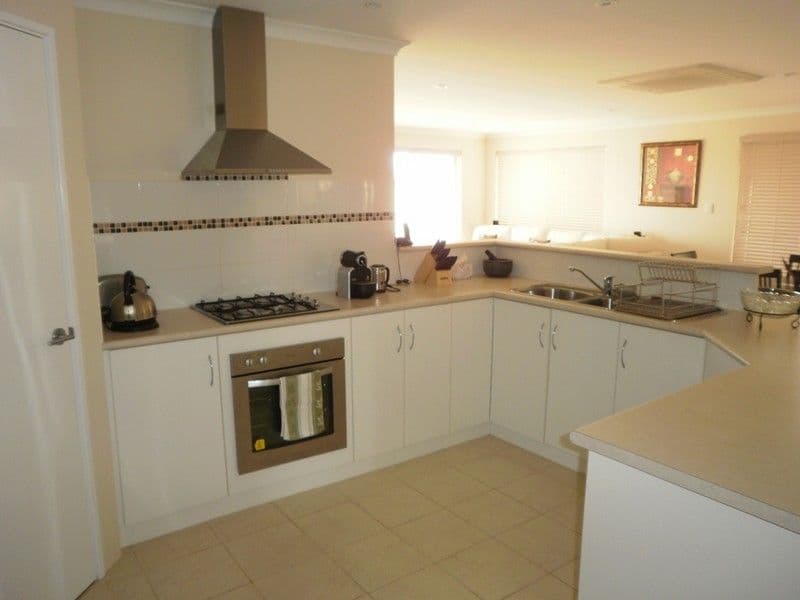 33 Neptune Corner, DRUMMOND COVE WA 6532, Drummond Cove - Thumbnail 2