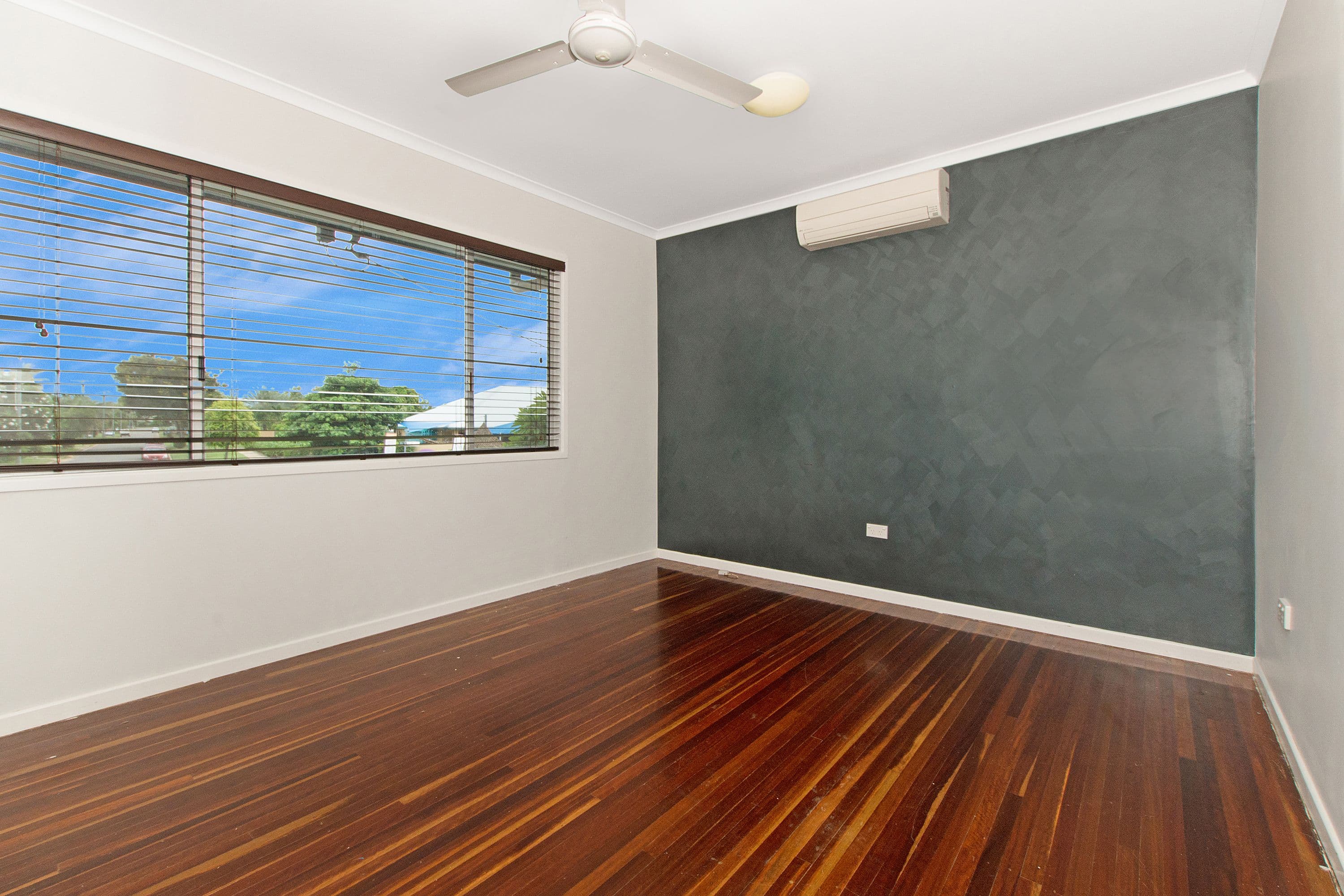 12 Alice Street, Cranbrook QLD 4814, Cranbrook - Thumbnail 4