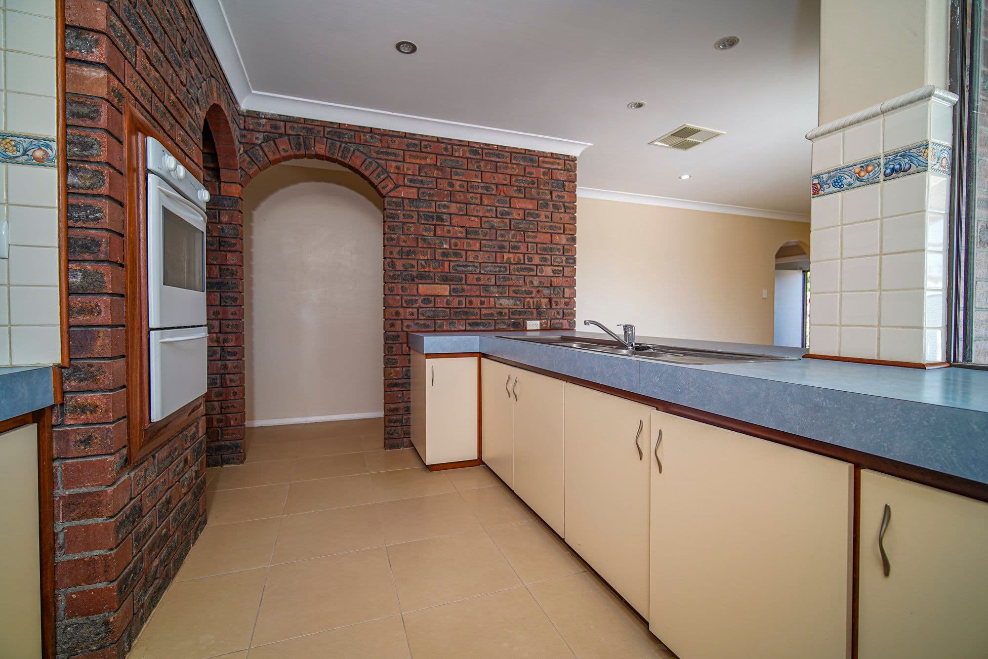 316 Wright Street, Cloverdale WA 6105, Cloverdale - Thumbnail 8