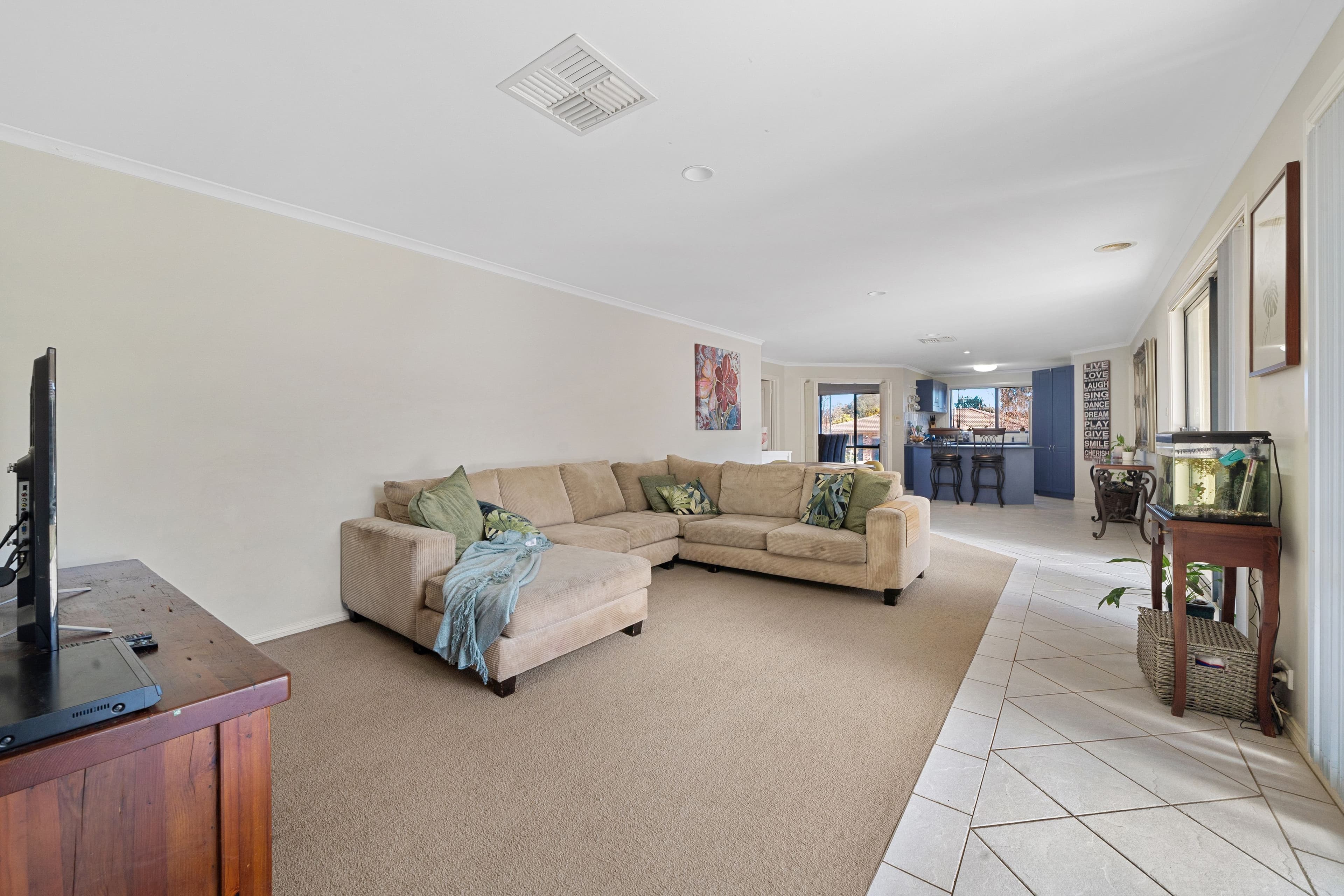 1 Stringybark Drive, Jerrabomberra NSW 2619, Jerrabomberra - Thumbnail 8