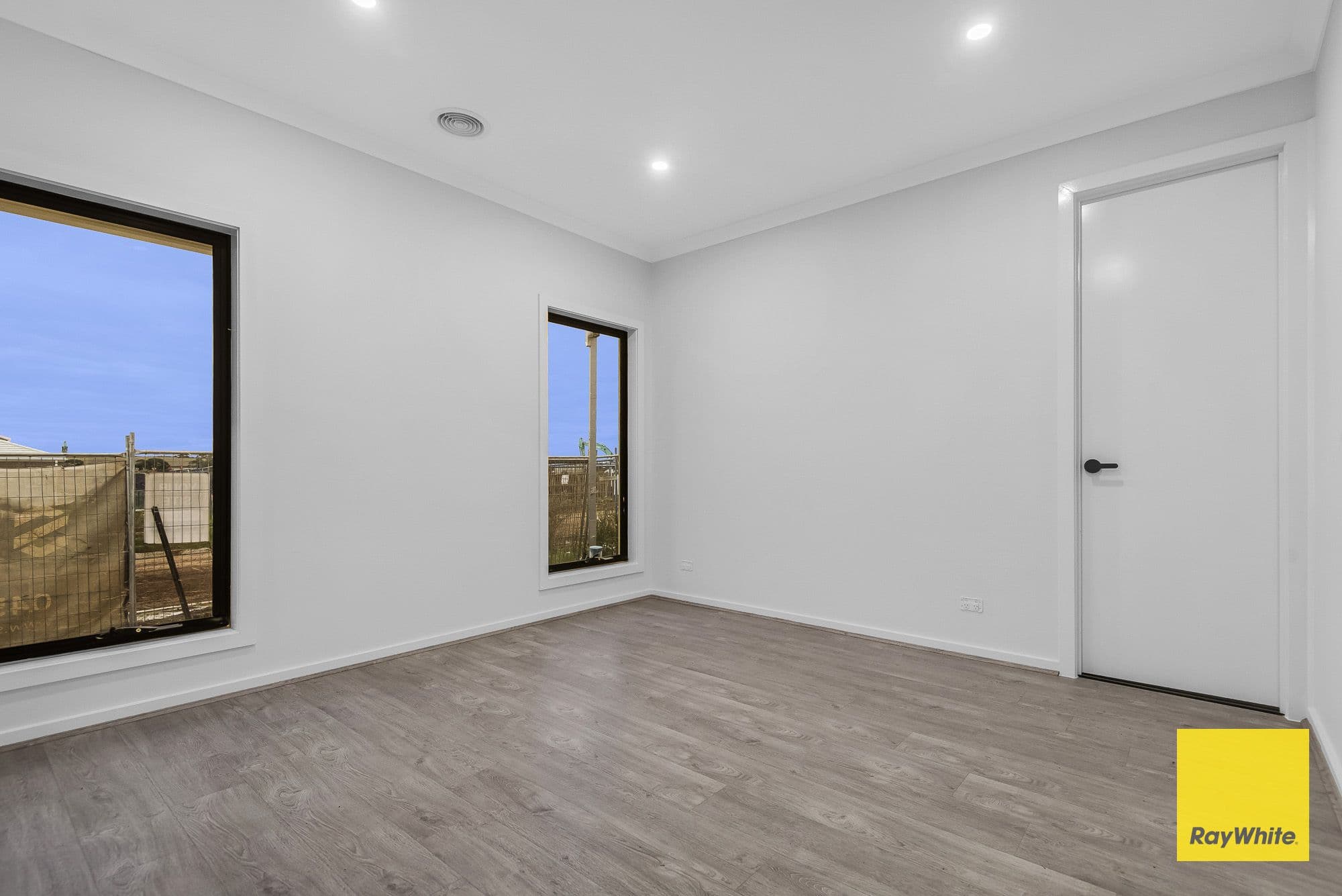 30 ARENAL Drive, Truganina VIC 3029, Truganina - Thumbnail 2
