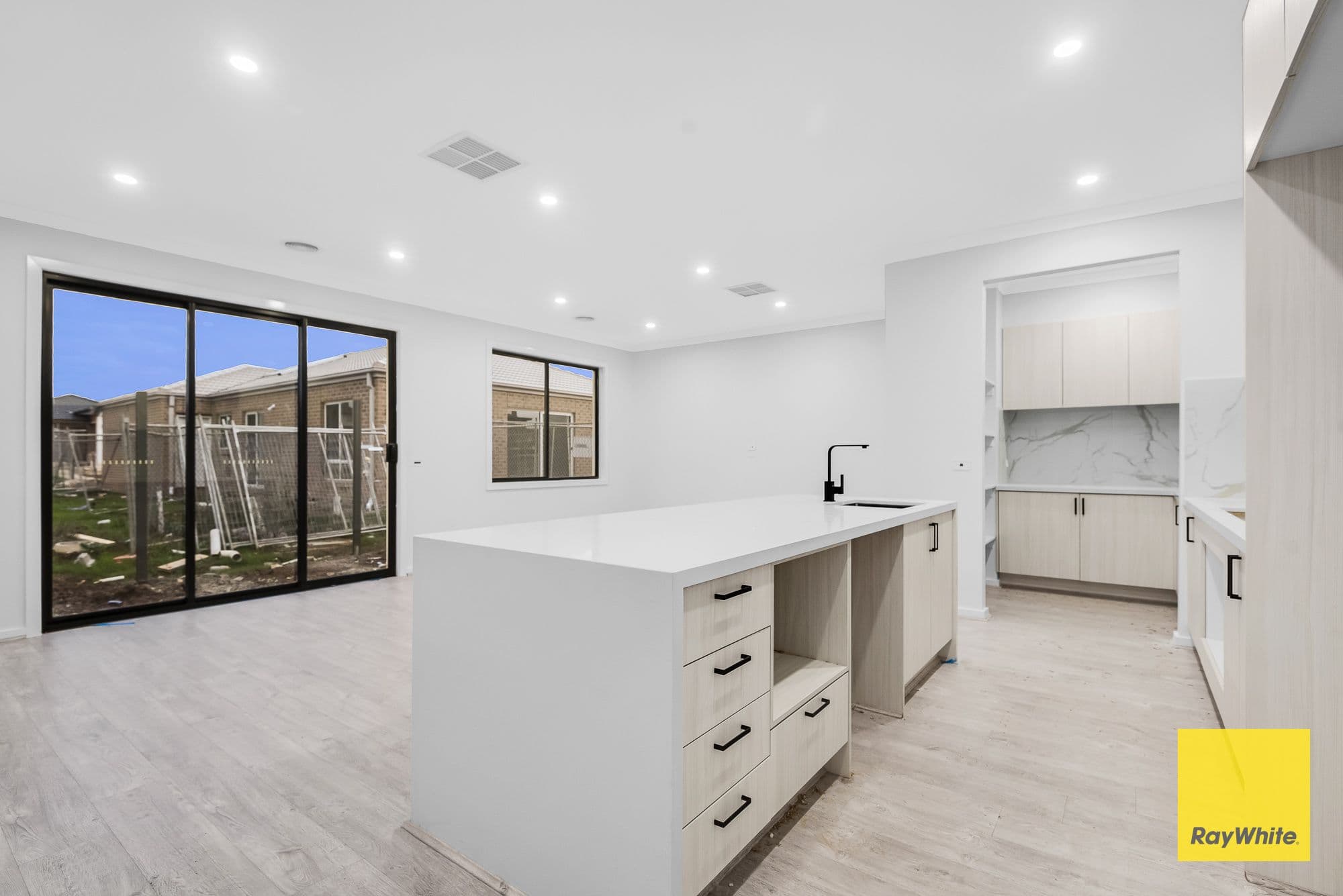 30 ARENAL Drive, Truganina VIC 3029, Truganina - Thumbnail 6