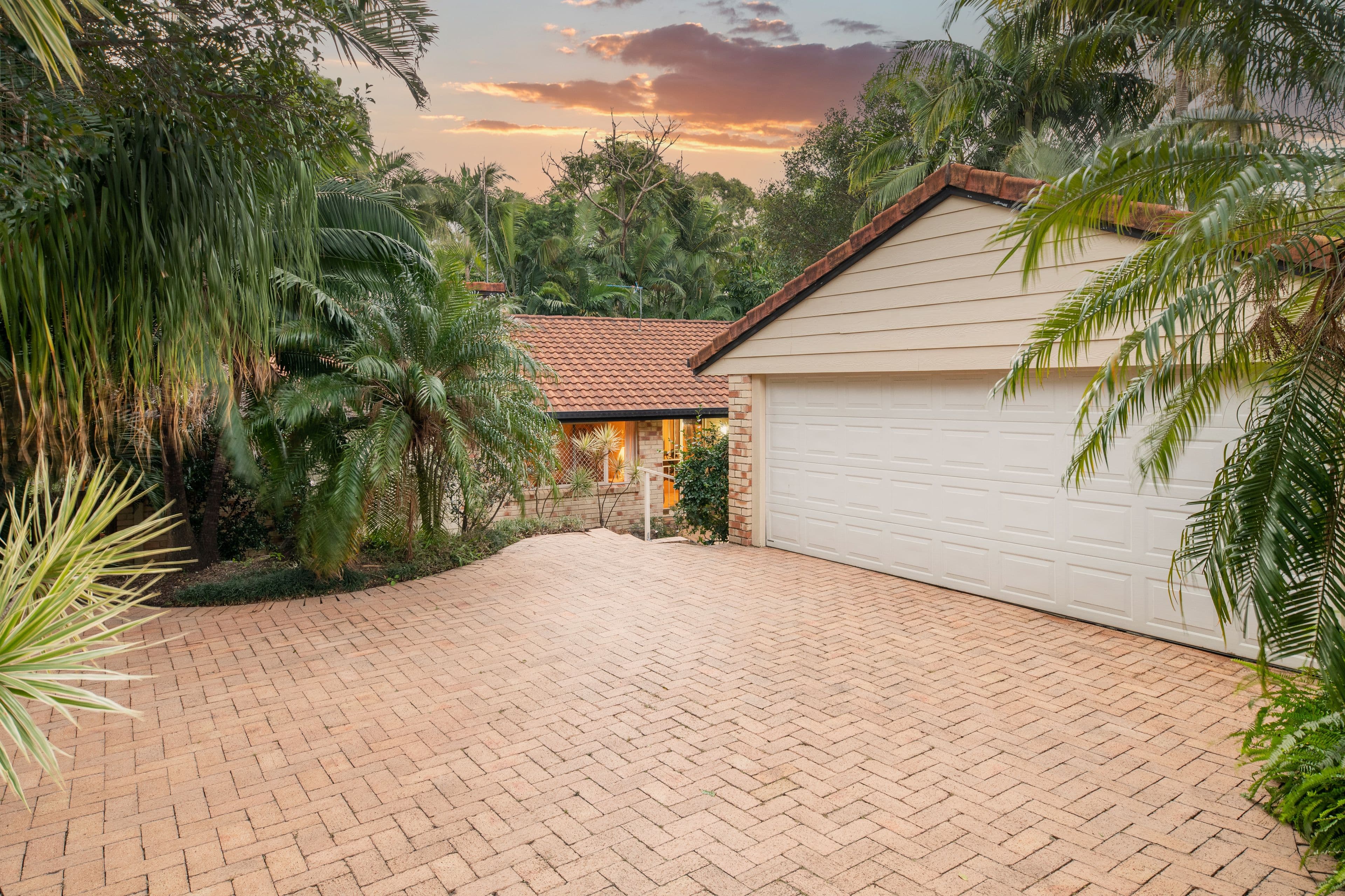 18 Gatton Court, Helensvale QLD 4212, Helensvale - Thumbnail 2