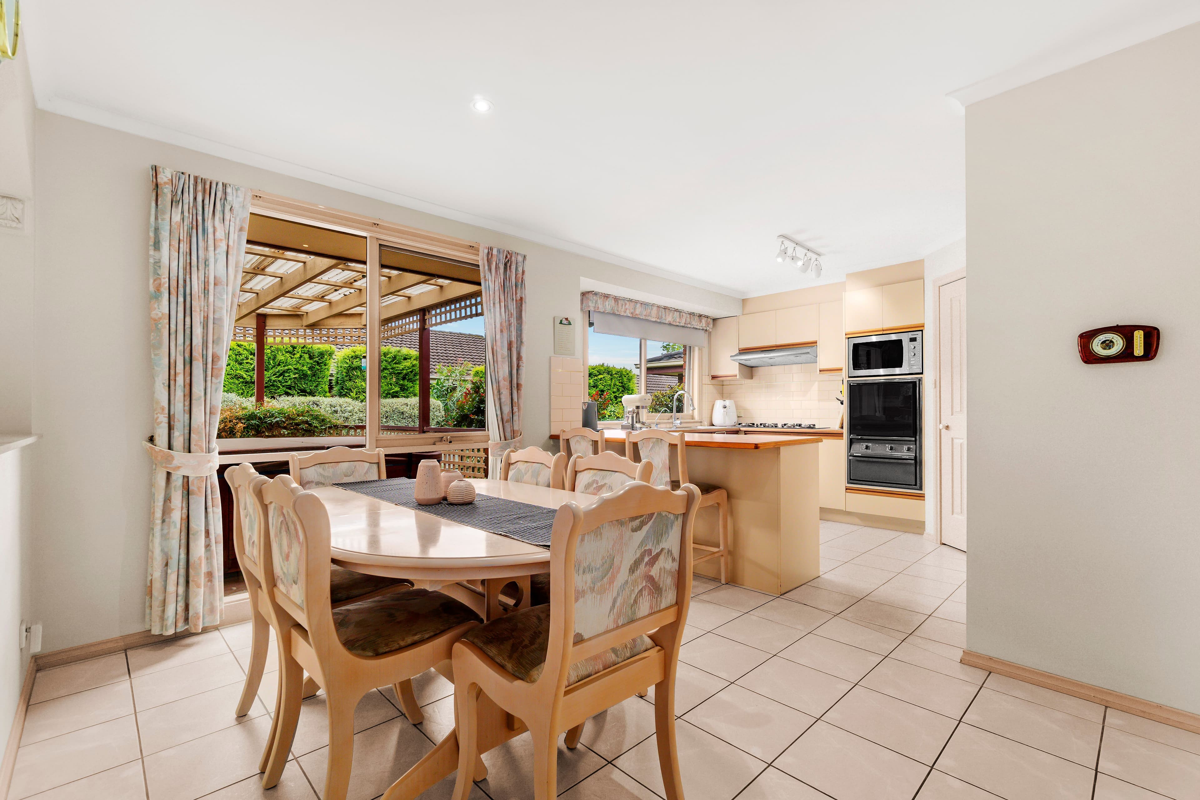 5 Longwood Close, Rowville VIC 3178, Rowville - Thumbnail 4