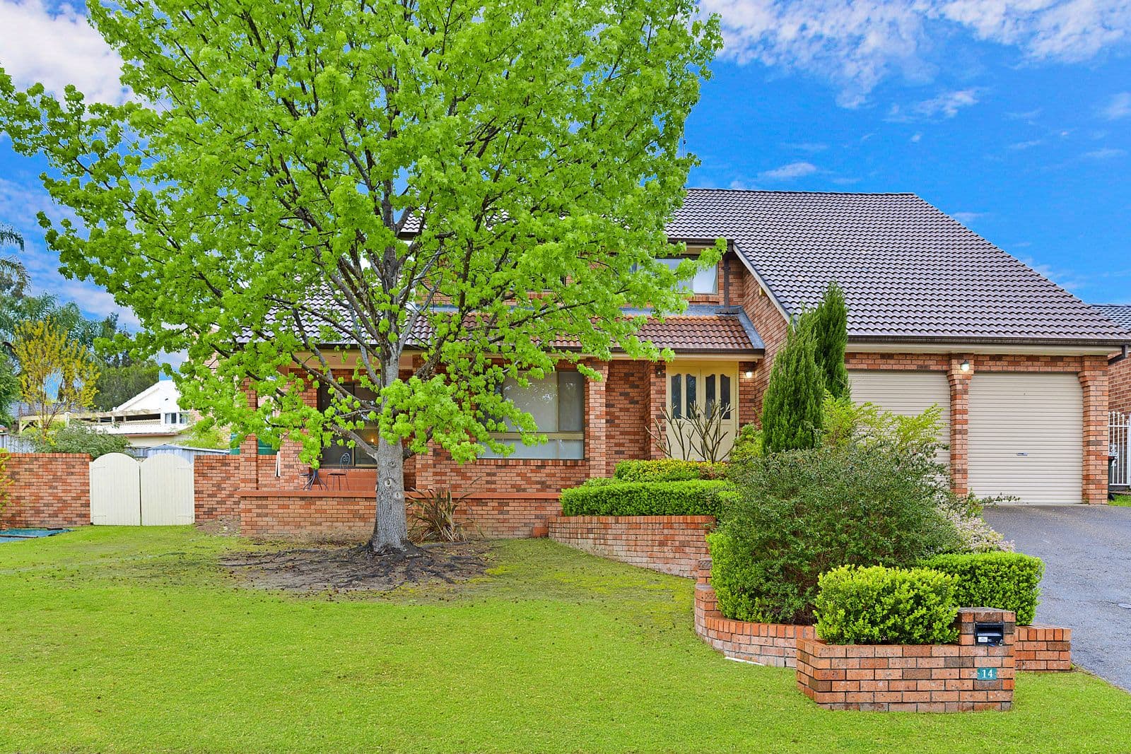 14 Lancelot Court, Castle Hill - Image 1