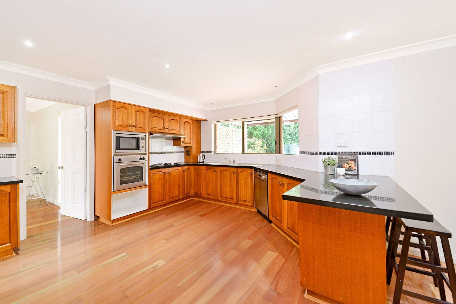 14 Lancelot Court, Castle Hill - Thumbnail 4