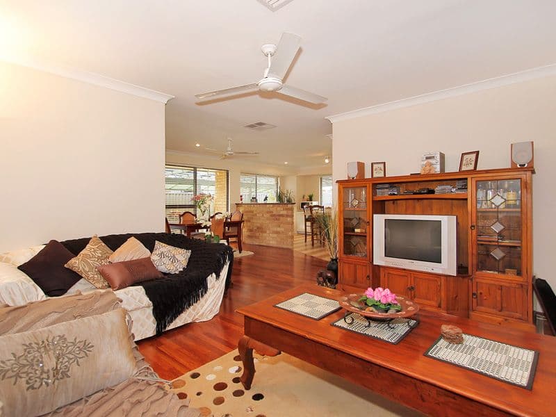 2 Cobble Court, BIBRA LAKE WA 6163, Bibra Lake - Thumbnail 2