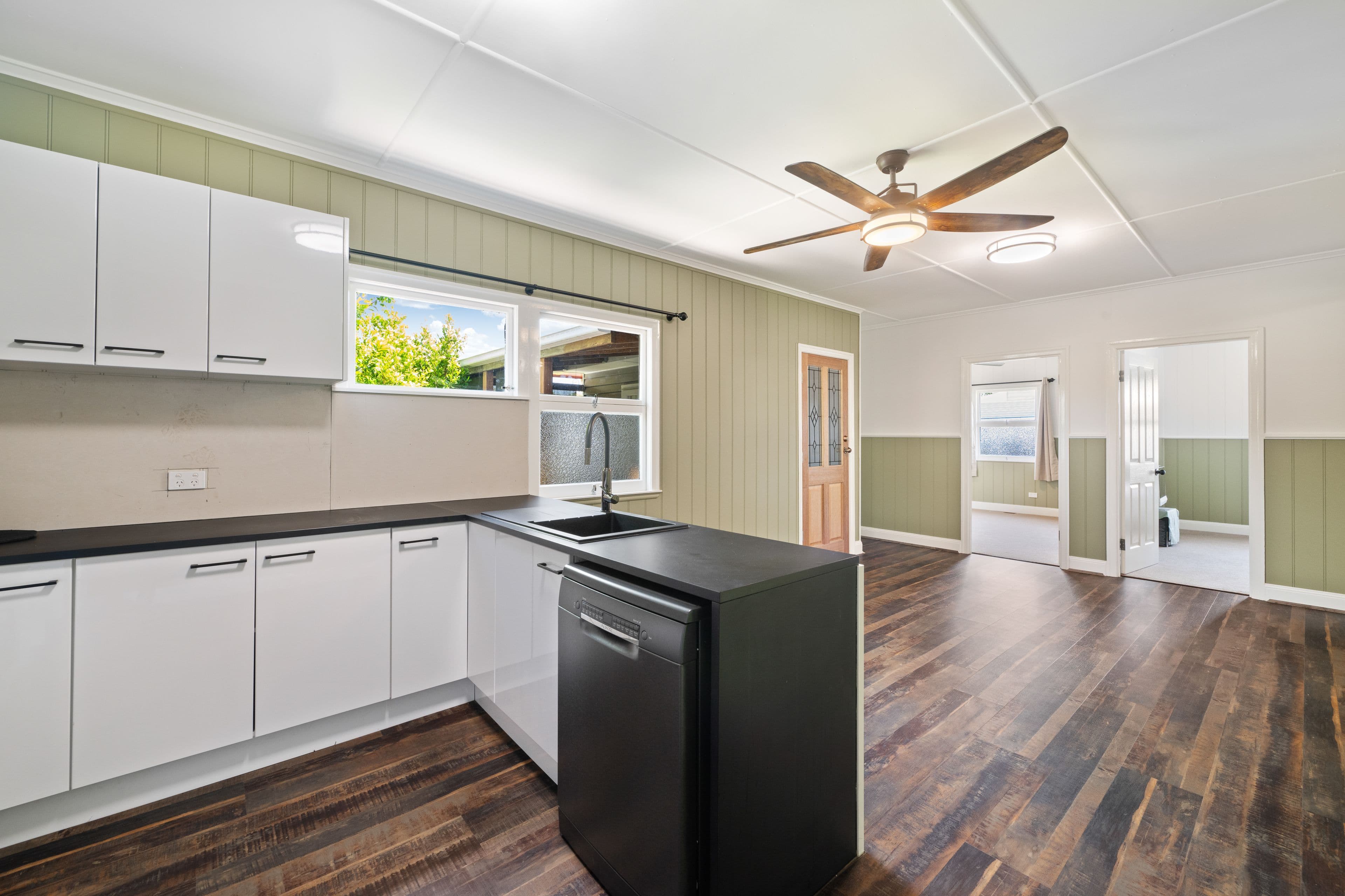 16 Dyer Street, Landsborough QLD 4550, Landsborough - Thumbnail 7