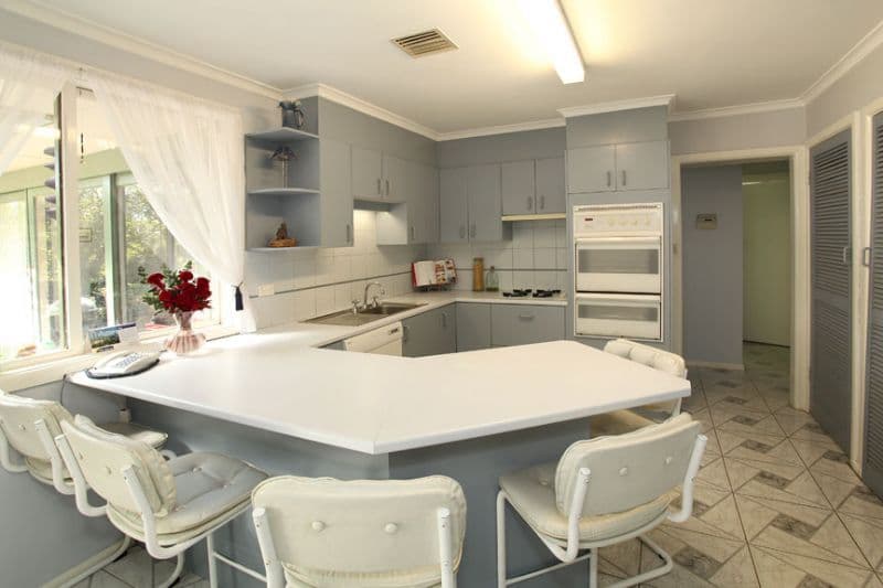 6 Olympic Court, GLEN WAVERLEY VIC 3150, Glen Waverley - Thumbnail 2