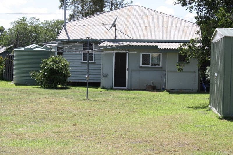 32 Strathdee Street, MUNDUBBERA QLD 4626, Mundubbera - Thumbnail 6