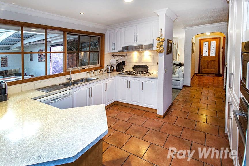 7 Quail Way, Rowville VIC 3178, Rowville - Thumbnail 3
