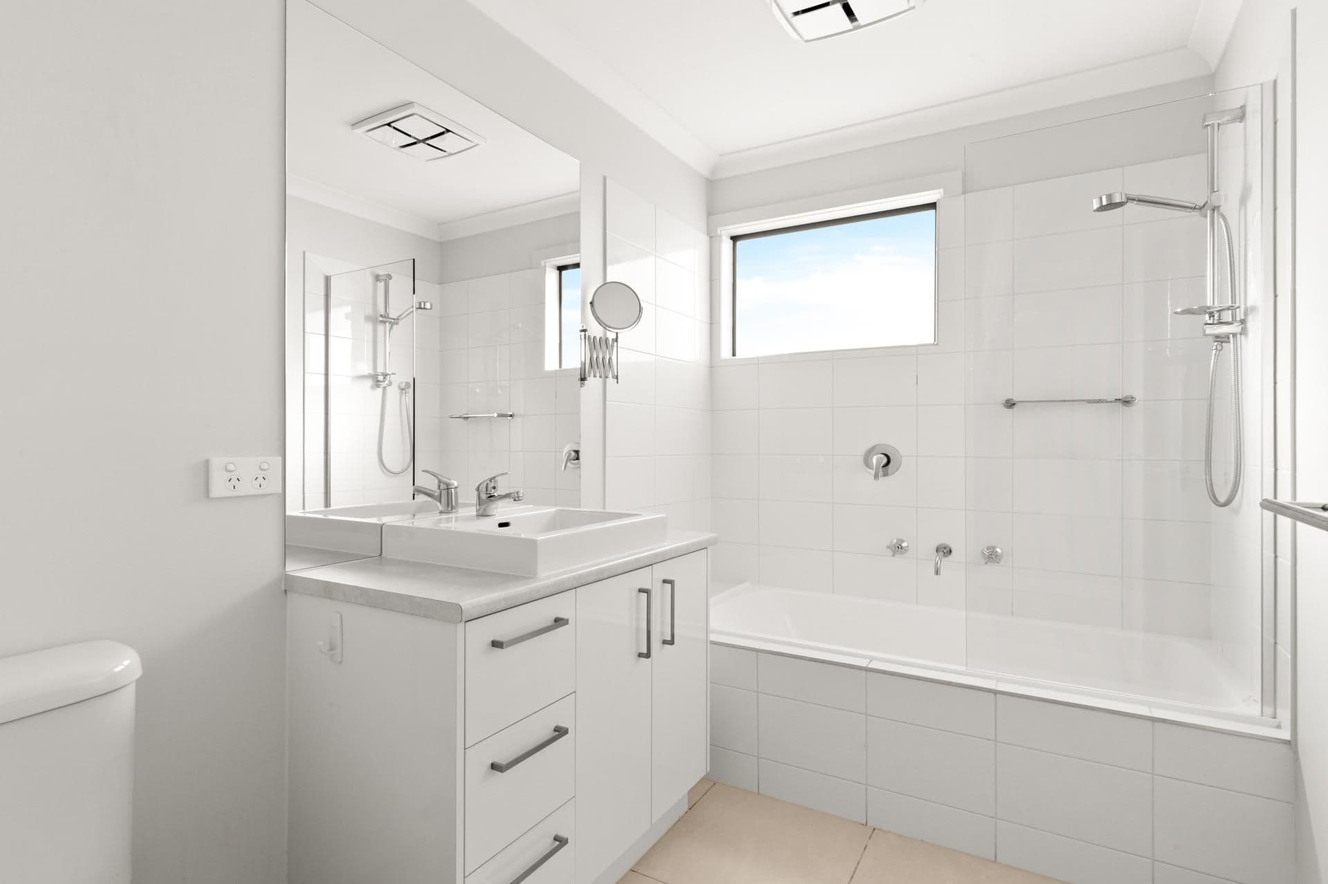 17 Edgeware Close, Pakenham VIC 3810, Pakenham - Thumbnail 8