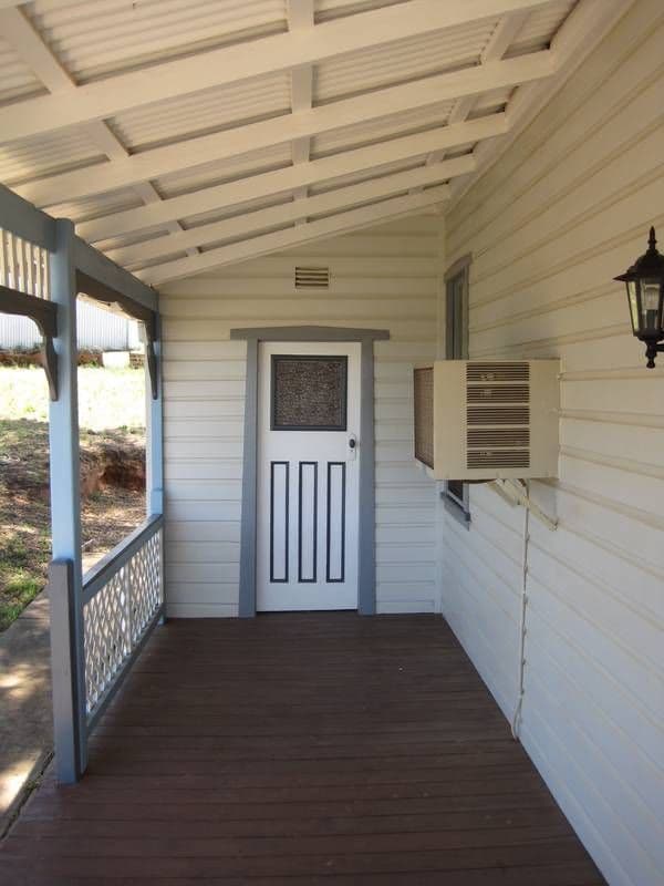 83 Brock Street, YOUNG NSW 2594, Young - Thumbnail 2