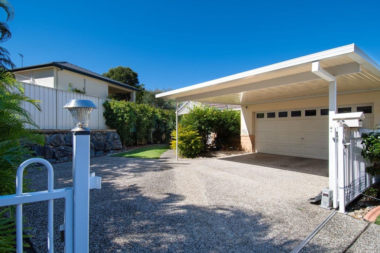 16 Leighanne Crescent, Arundel QLD 4214, Arundel - Thumbnail 2