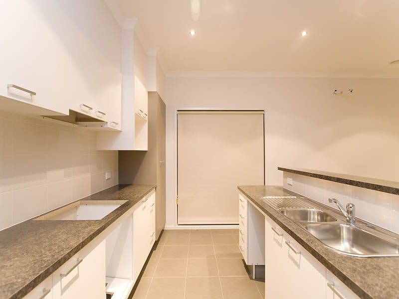 25 Scottsdale Court, CRAIGIEBURN VIC 3064, Craigieburn - Thumbnail 2