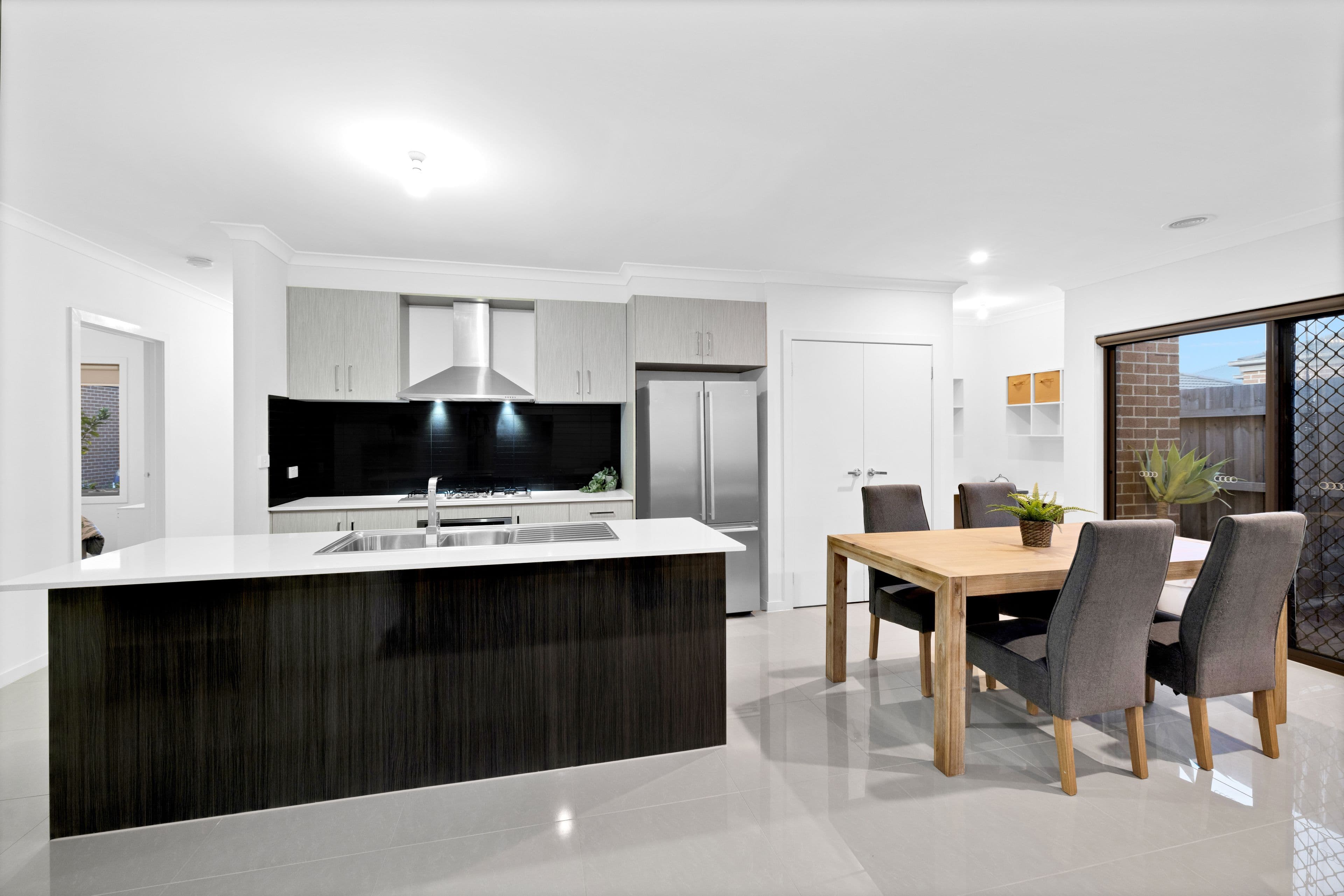 4 Creekton Close, Pakenham VIC 3810, Pakenham - Thumbnail 3
