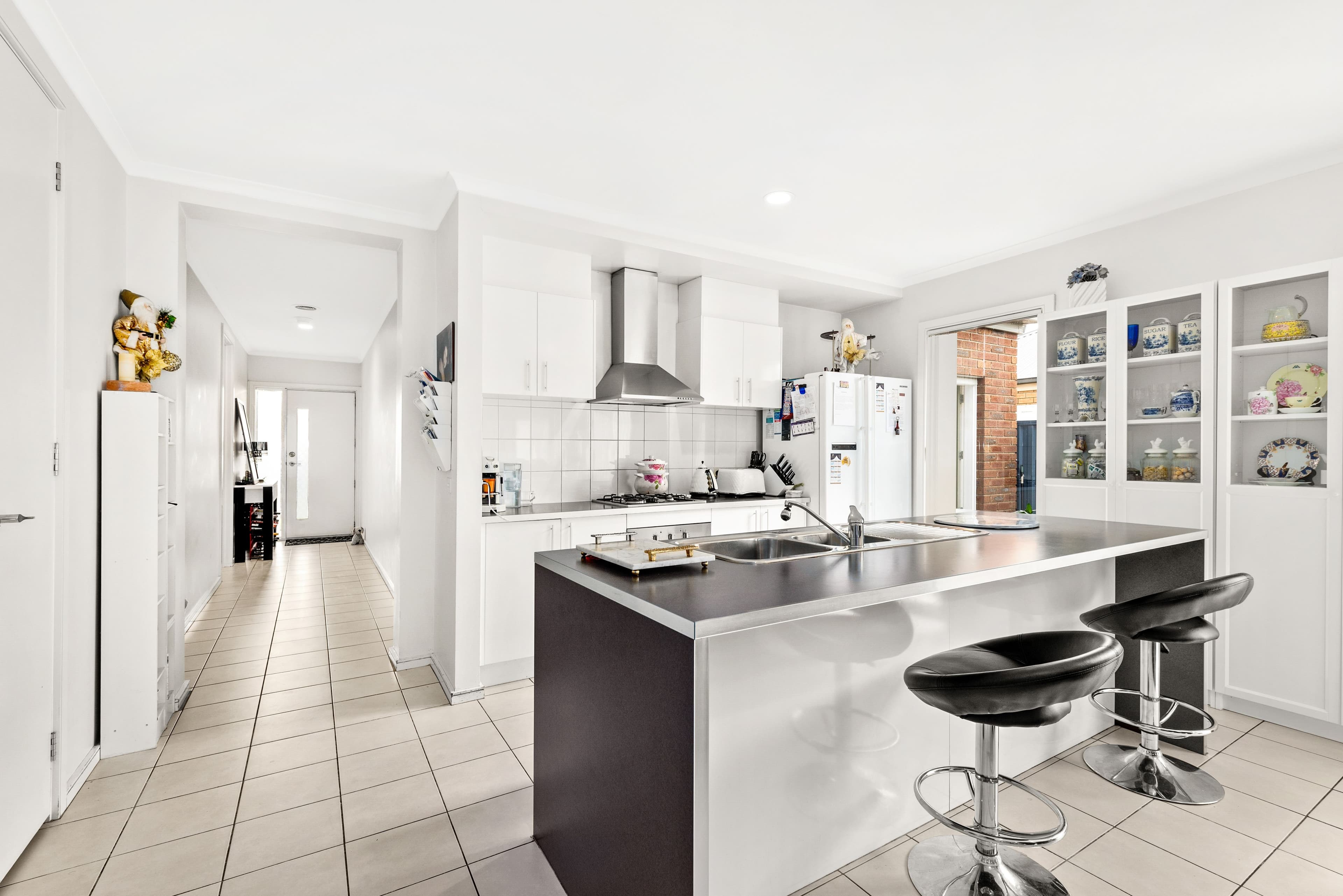 4 Paperbark Drive, Pakenham VIC 3810, Pakenham - Thumbnail 2