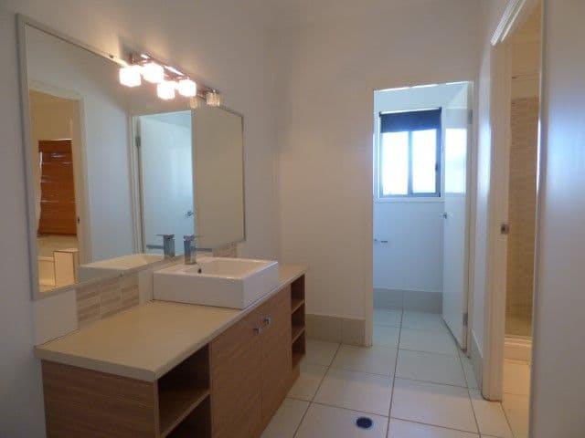 191 Charles Street, Roma QLD 4455, Roma - Thumbnail 2
