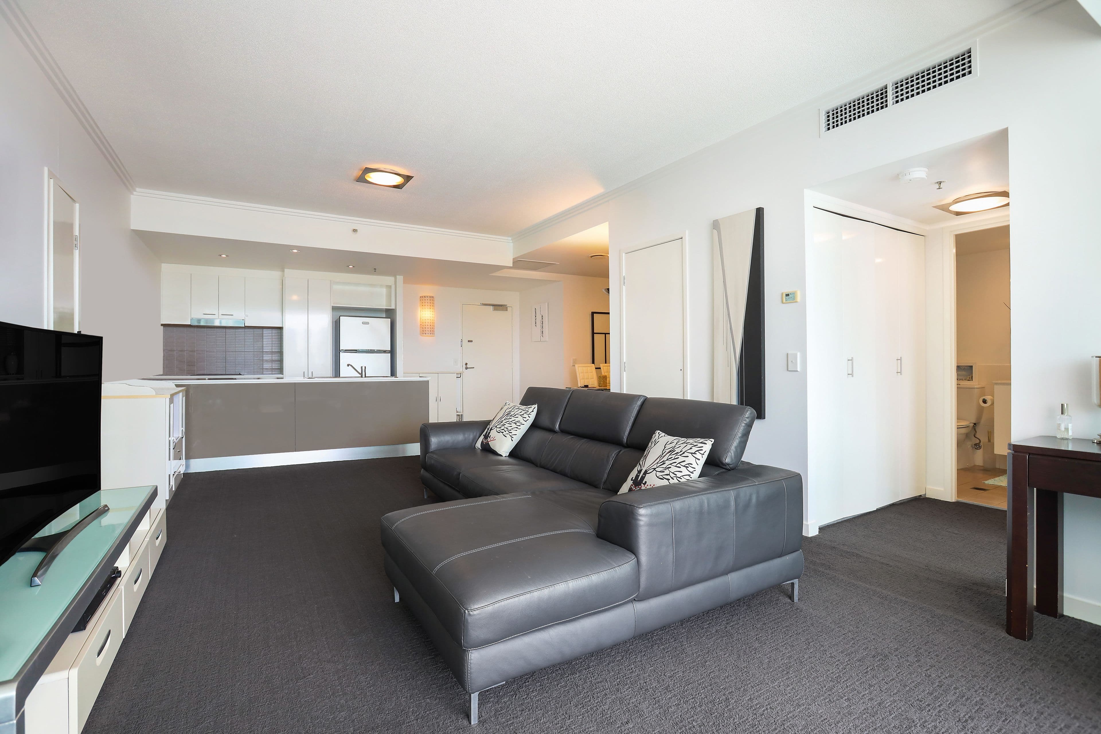 33 T E Peters Drive 'Freshwater Point', Broadbeach QLD 4218, Broadbeach Waters - Thumbnail 7