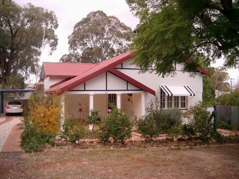37 East Street, PARKES NSW 2870, Parkes - Image 1