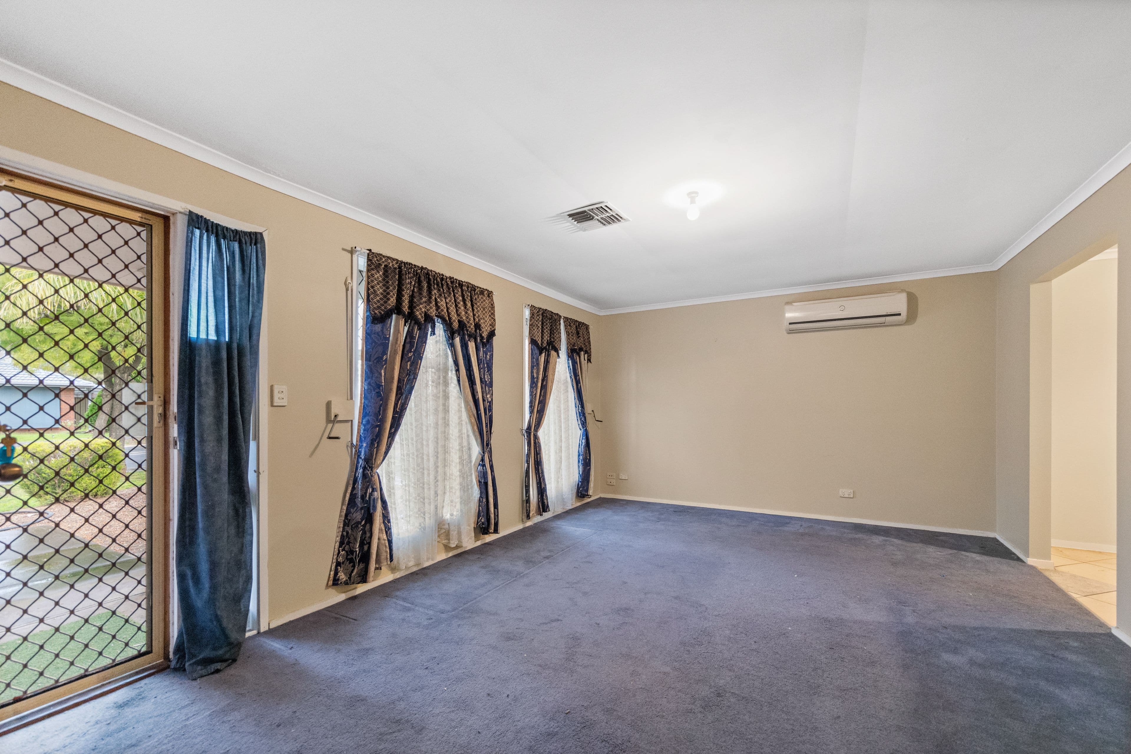 12 Hutton Avenue, Andrews Farm SA 5114, Andrews Farm - Thumbnail 2