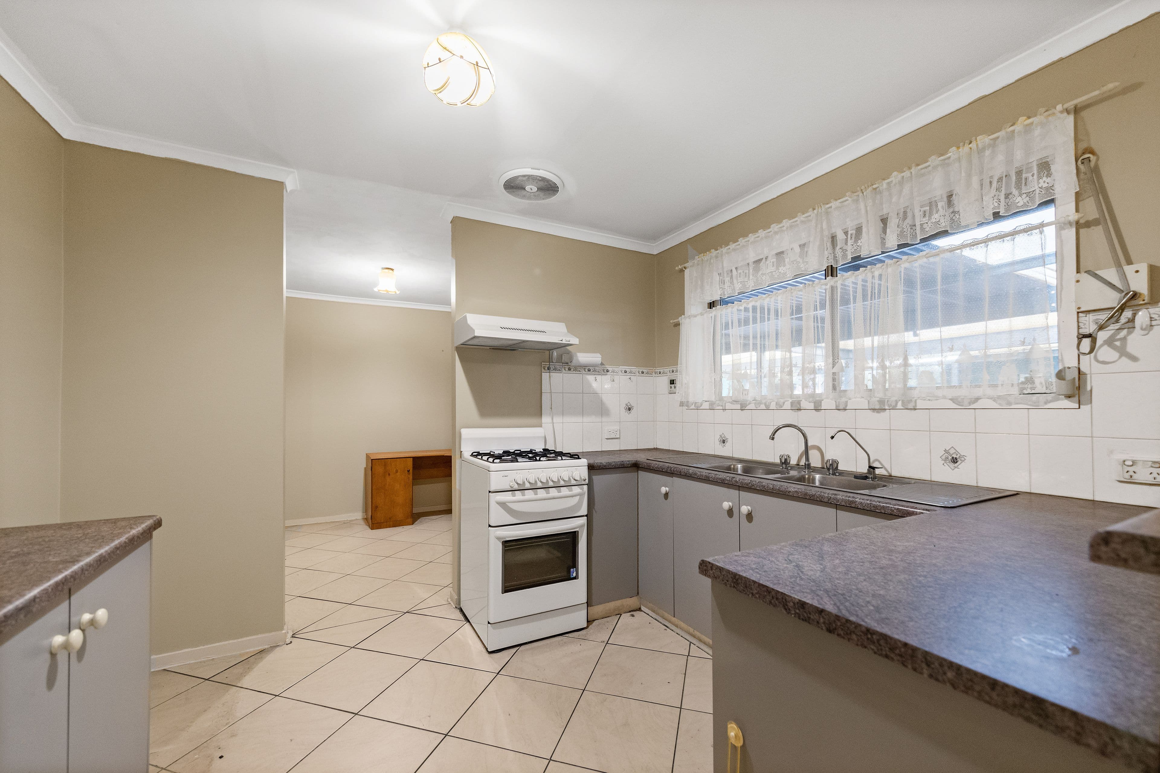 12 Hutton Avenue, Andrews Farm SA 5114, Andrews Farm - Thumbnail 5
