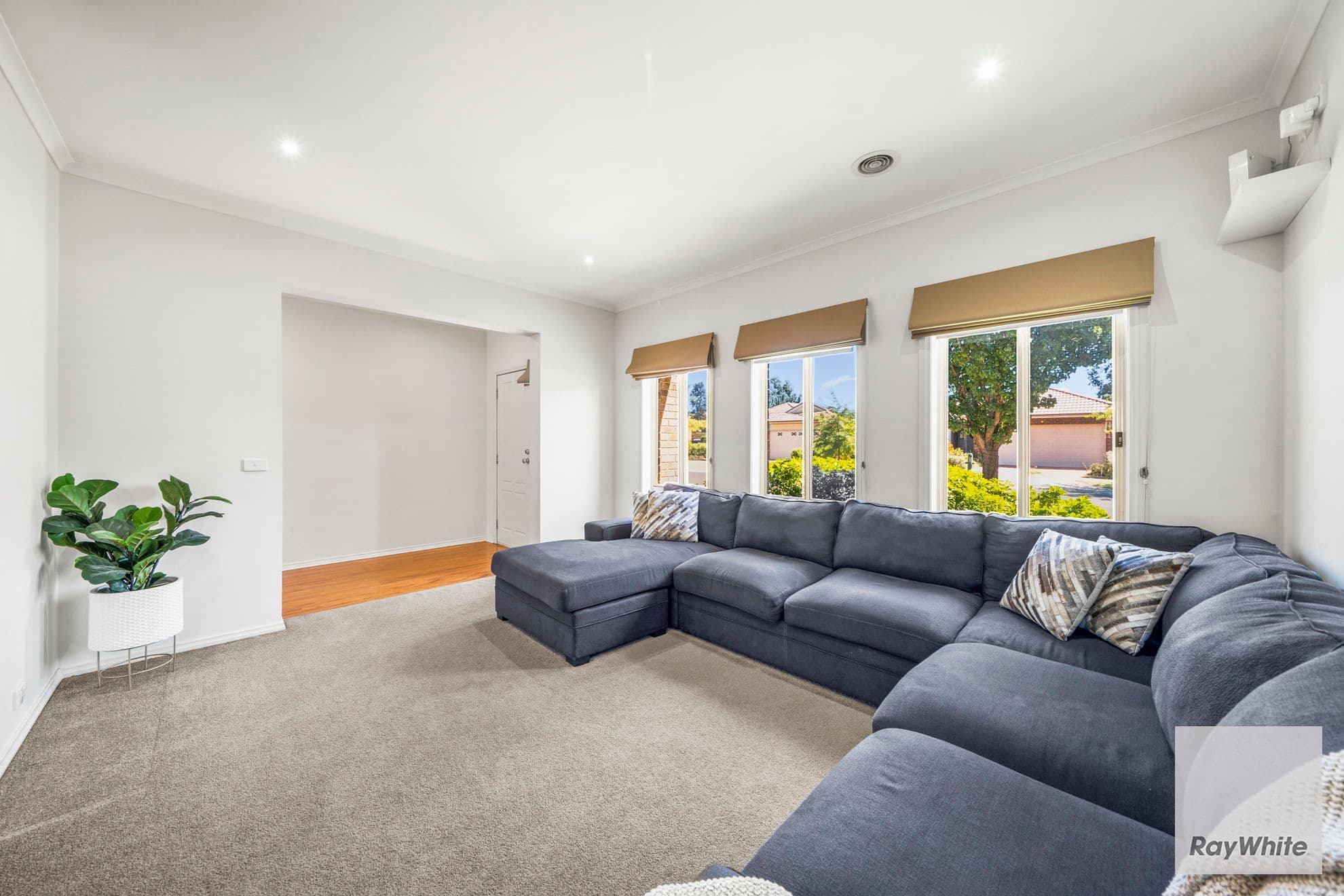 52 Jade Way, Hillside VIC 3037, Hillside - Thumbnail 2