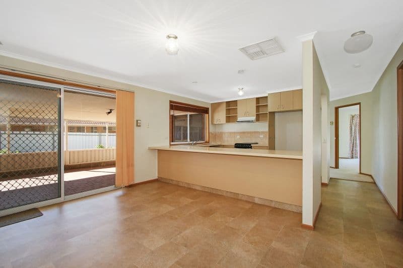 8 Stockton Court, Thurgoona - Thumbnail 8