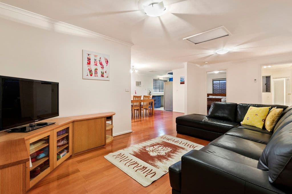 12 Delmore Crescent, Glen Waverley VIC 3150, Glen Waverley - Thumbnail 2