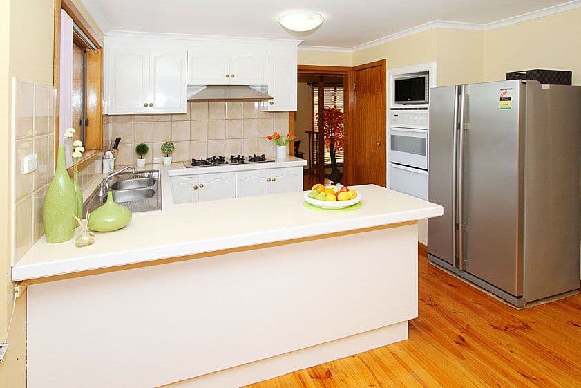 63 Centenary Drive, MILL PARK VIC 3082, Mill Park - Thumbnail 2