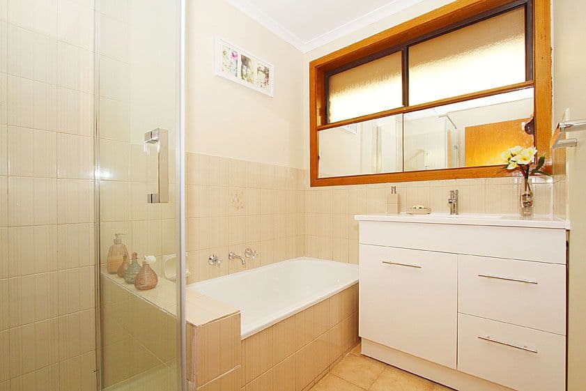 63 Centenary Drive, MILL PARK VIC 3082, Mill Park - Thumbnail 7