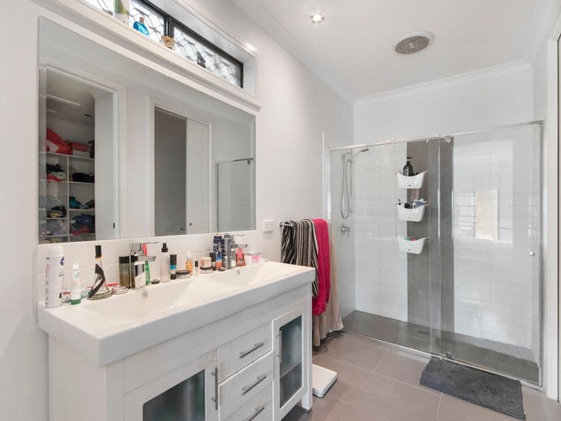 32 Arnolds Creek Boulevard, Melton West VIC 3337, Melton West - Thumbnail 7