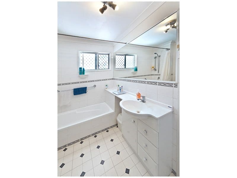 1 Gowdie Avenue, FRENCHVILLE QLD 4701, Frenchville - Thumbnail 7