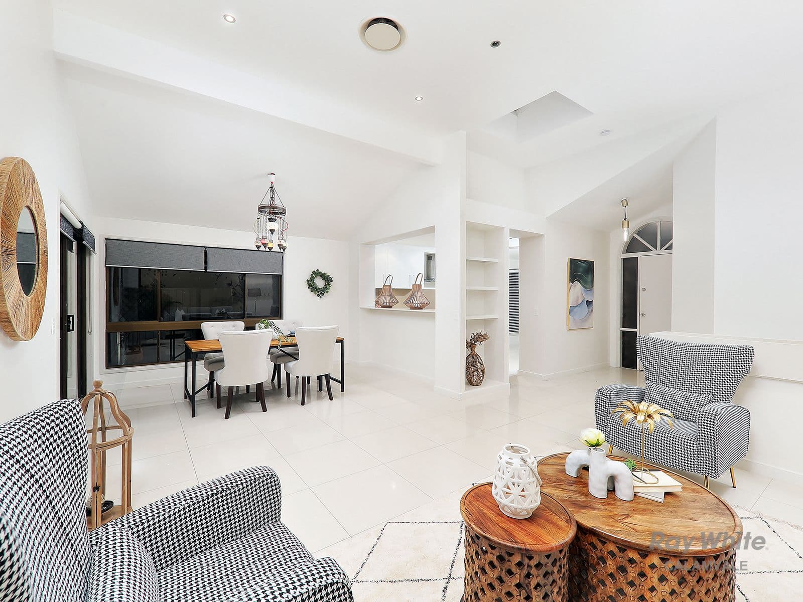 27 COLVILLEA Street, Eight Mile Plains QLD 4113, Eight Mile Plains - Thumbnail 3
