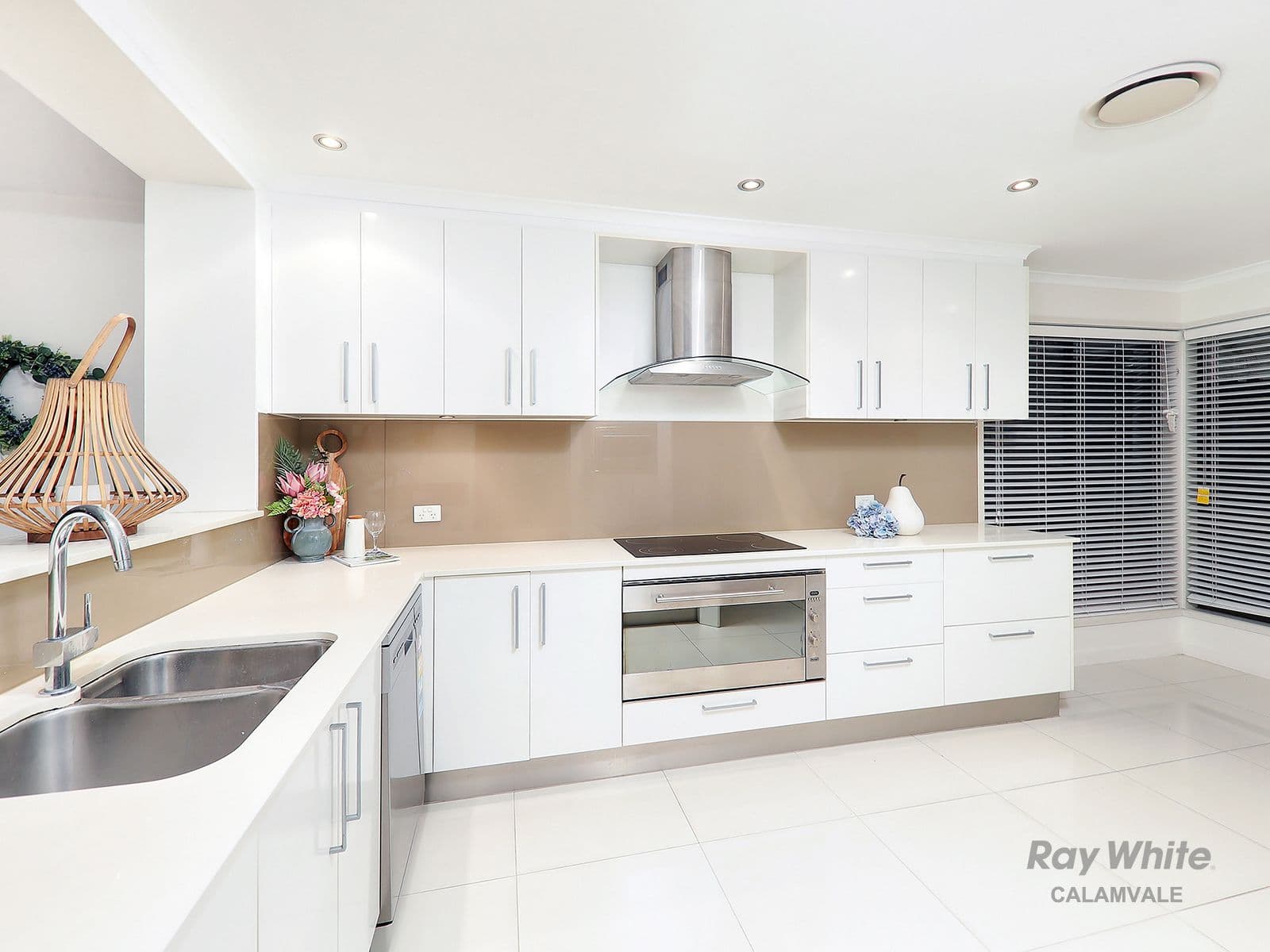 27 COLVILLEA Street, Eight Mile Plains QLD 4113, Eight Mile Plains - Thumbnail 8