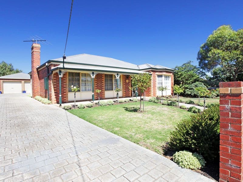 13 Ainslie Avenue, GROVEDALE VIC 3216, Grovedale - Thumbnail 2