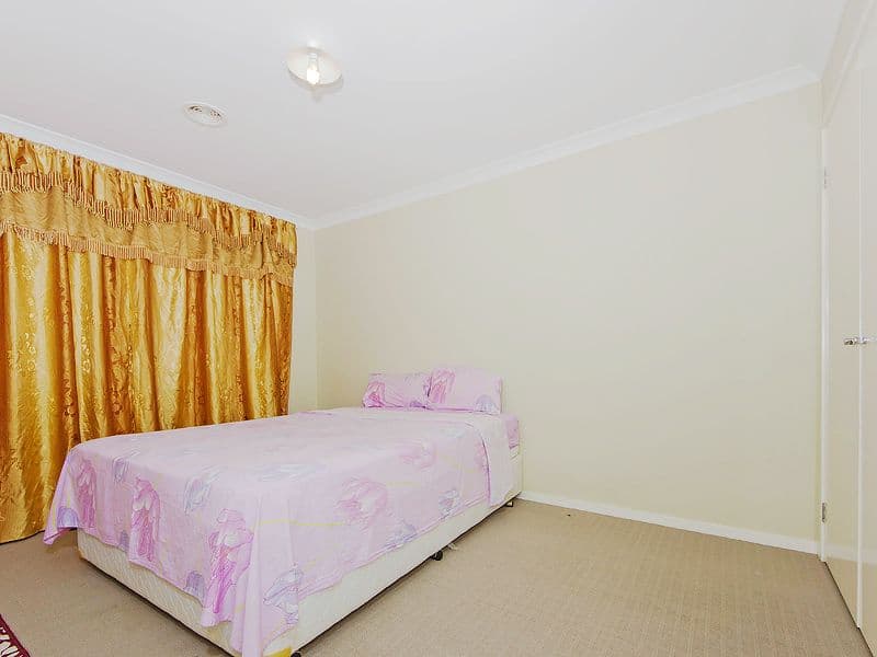 4 COBRAM  Street, TARNEIT VIC 3029, Tarneit - Thumbnail 2