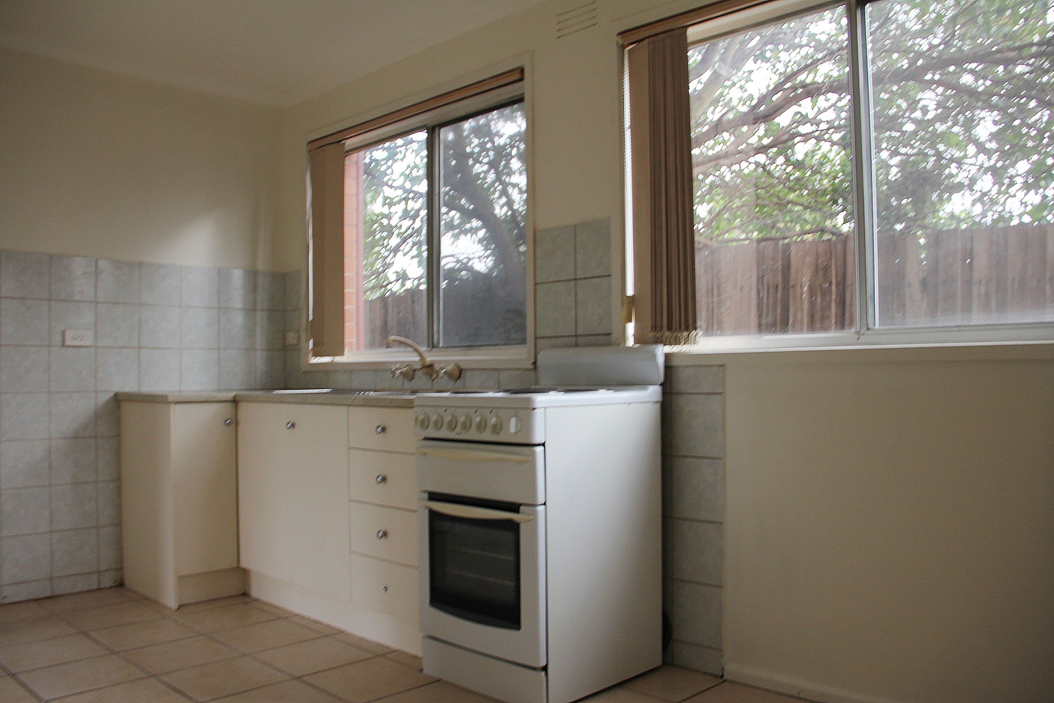 2 Gordon Street, Lalor VIC 3075, Lalor - Thumbnail 3