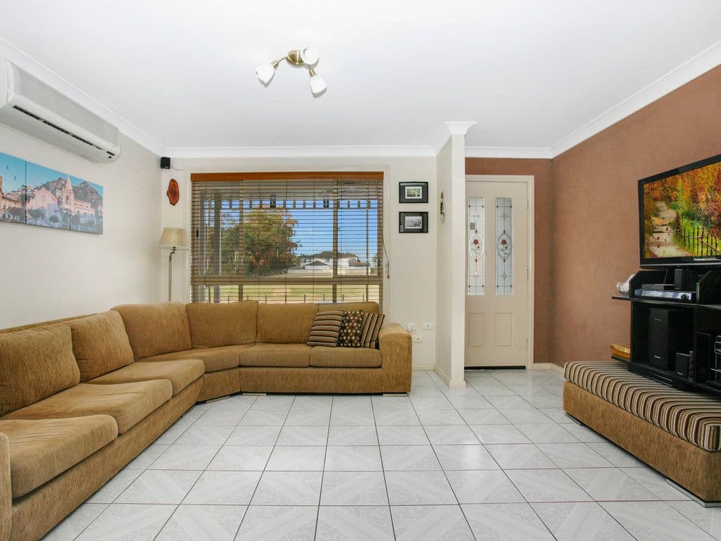 15 Gallipoli Street, Bossley Park - Thumbnail 3