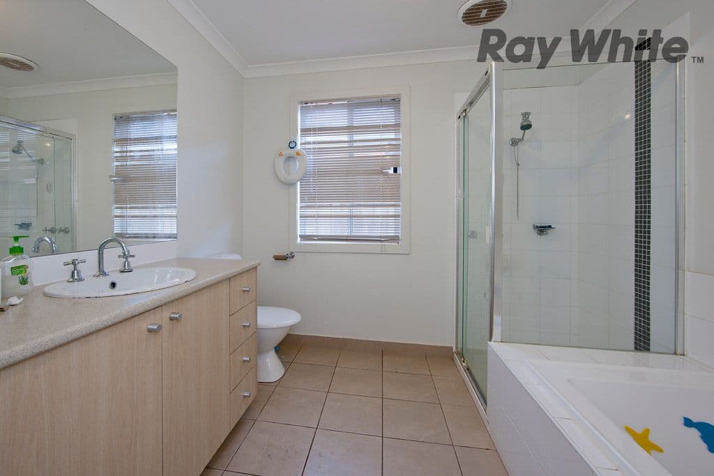 45 Hamish Drive, TARNEIT VIC 3029, Tarneit - Thumbnail 3