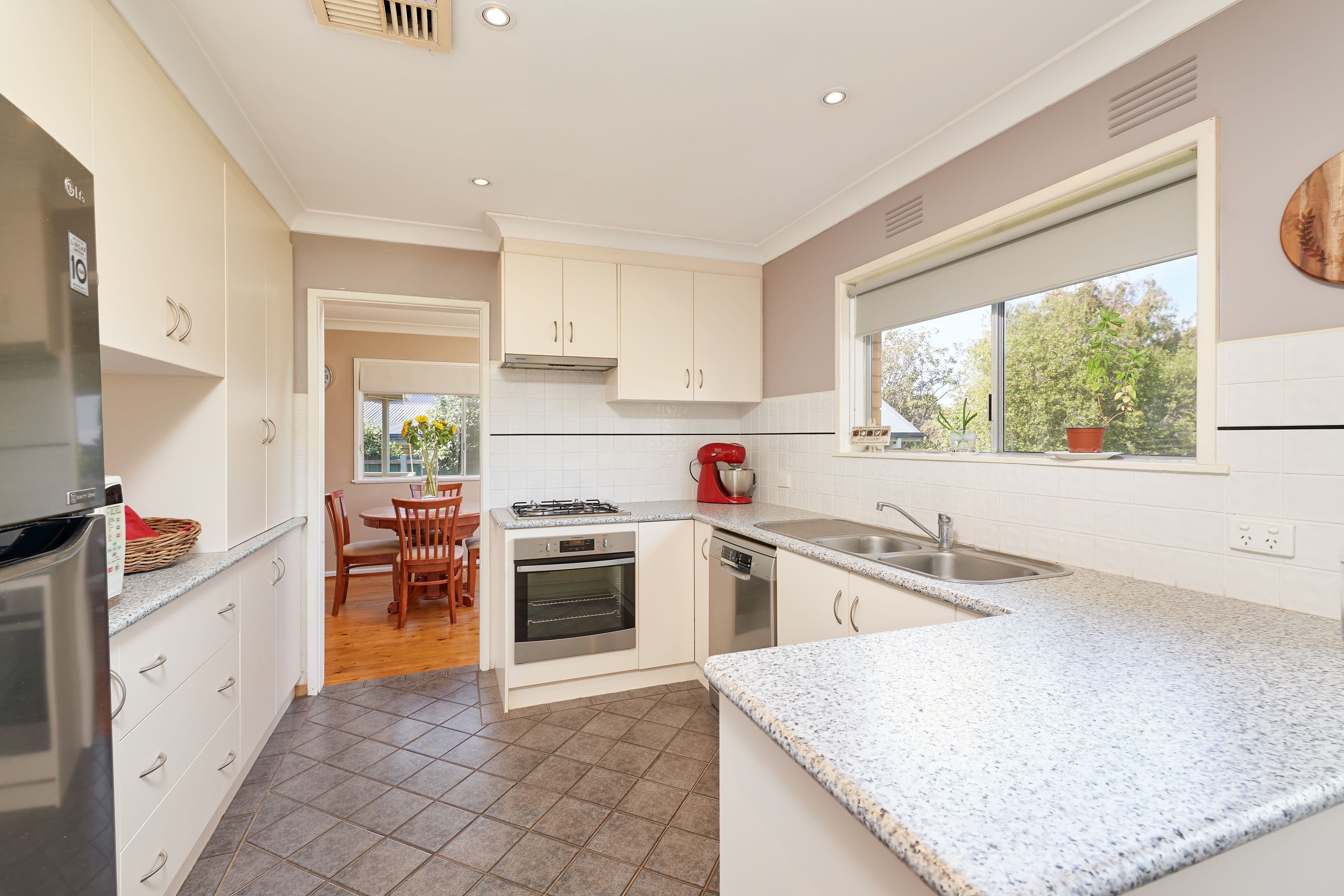 71 Meadow Street, Kooringal NSW 2650, Kooringal - Thumbnail 2